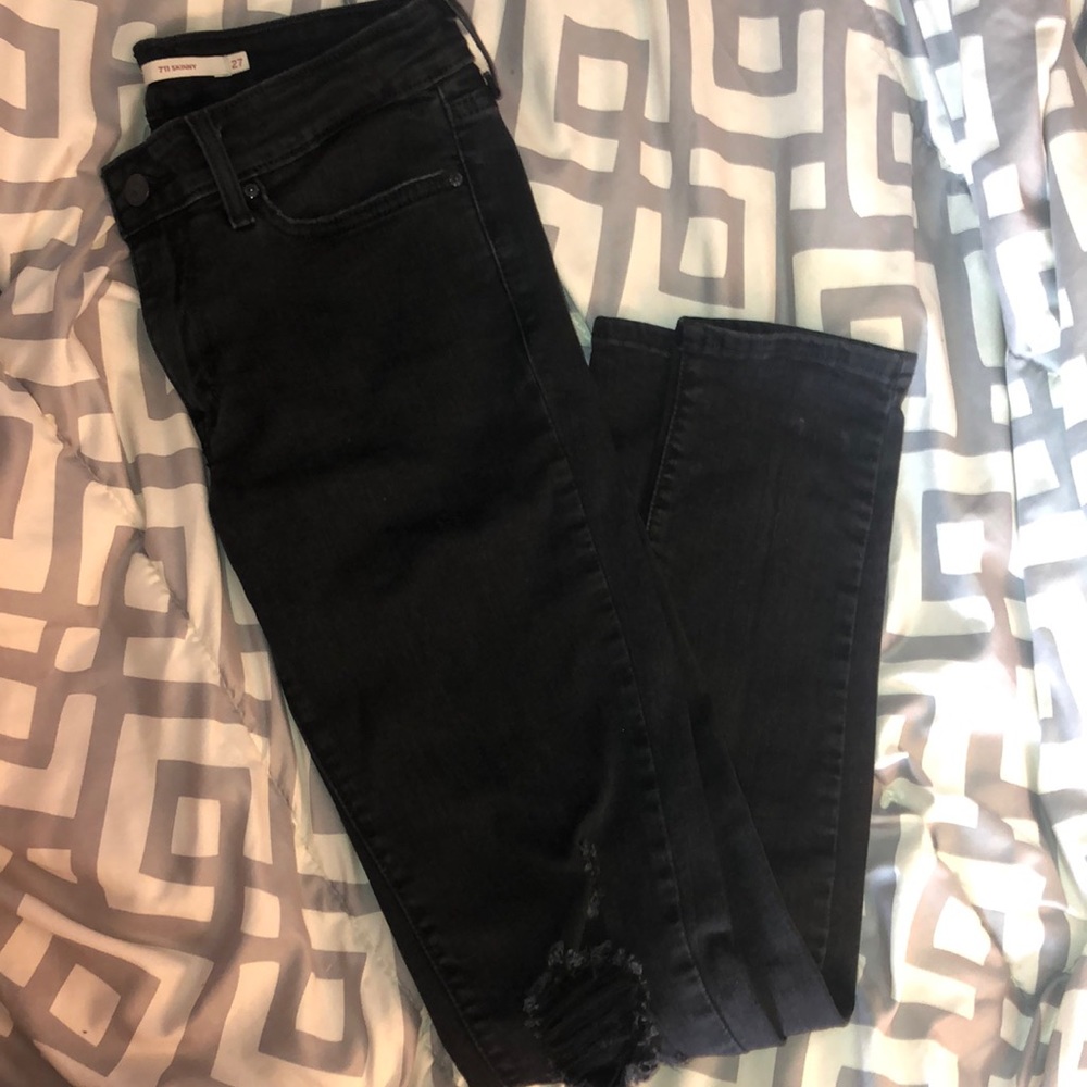 Women’s 711skinny Levi’s!